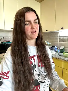 Snapshot of Karolina_llove chatting on 10/13/25, 11:10 Karolina llove online show from 10/13/25, 11:10