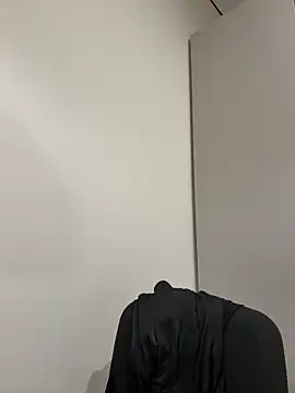 Snapshot of Karolina_llove chatting on 11/29/25, 06:49 Karolina llove online show from 11/29/25, 06:49