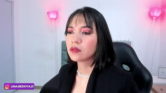 lina bedoya  online show from 02/04/25, 11:38