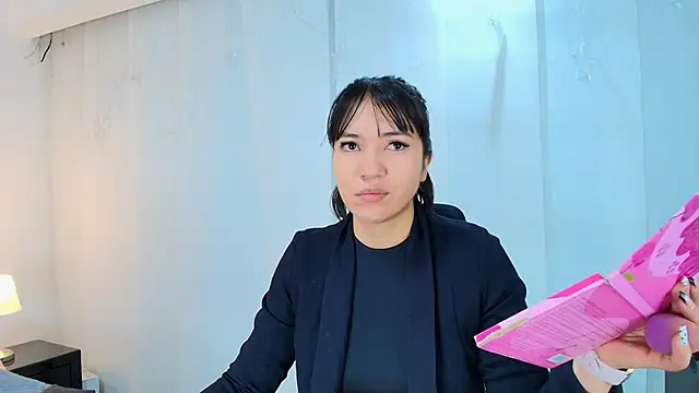 lina bedoya  online show from 09/20/25, 11:44