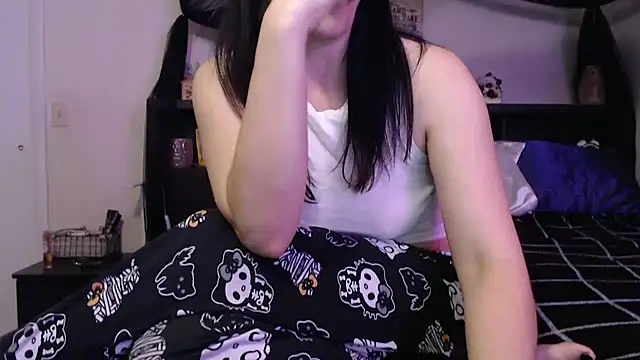 Snapshot of CrystalLakeXO chatting on 06/12/26, 06:56 CrystalLakeXO online show from 06/12/26, 06:56