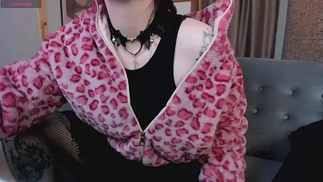 arielabradberry online show from 02/13/25, 03:24