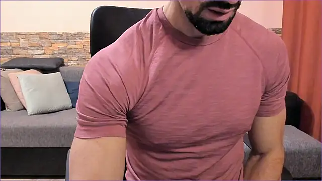 HotHunkTrainer online show from 11/18/25, 08:08