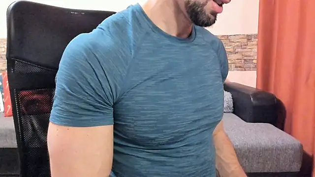 HotHunkTrainer online show from 03/26/26, 08:31