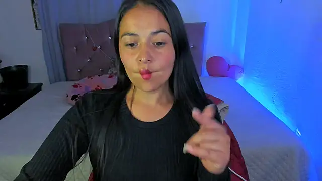 Snapshot of jessamond chatting on 02/06/25, 11:26 jessamond online show from 02/06/25, 11:26