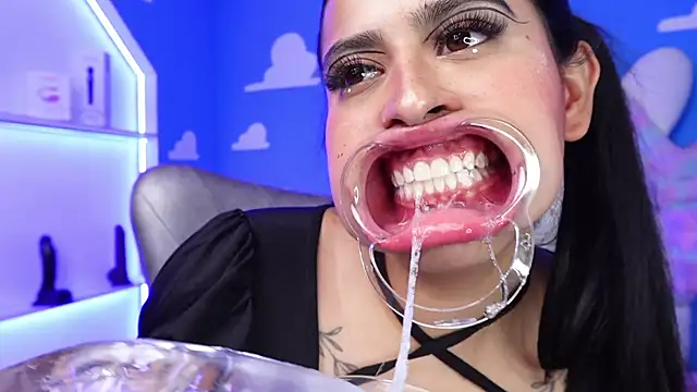 Snapshot of miss_romyna chatting on 01/28/25, 05:32 miss romyna online show from 01/28/25, 05:32