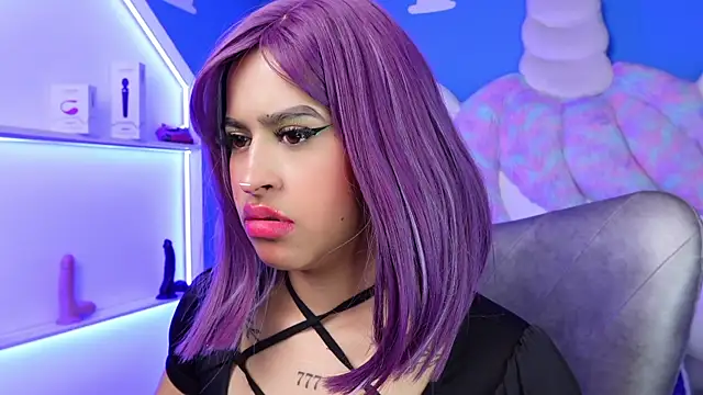 Snapshot of miss_romyna chatting on 02/15/25, 11:06 miss romyna online show from 02/15/25, 11:06