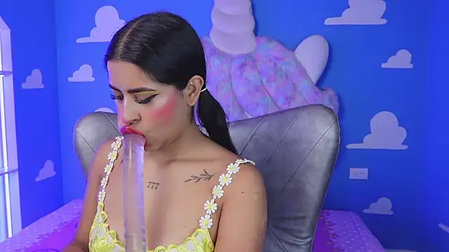 Snapshot of miss_romyna chatting on 09/25/25, 11:03 miss romyna online show from 09/25/25, 11:03