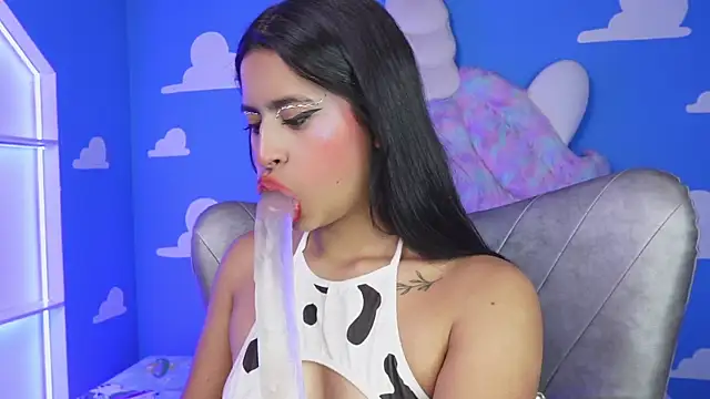 Snapshot of miss_romyna chatting on 12/19/25, 11:06 miss romyna online show from 12/19/25, 11:06