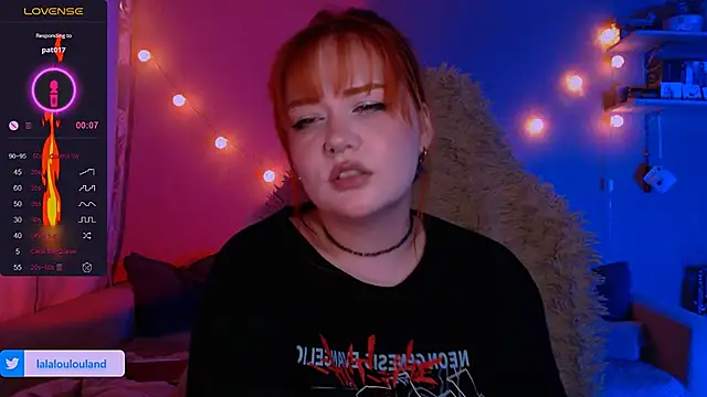 Snapshot of lala_loulou_land chatting on 01/11/25, 12:01 lala loulou land online show from 01/11/25, 12:01