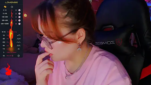 Snapshot of lala_loulou_land chatting on 11/02/25, 12:51 lala loulou land online show from 11/02/25, 12:51