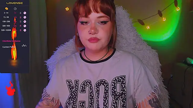 Snapshot of lala_loulou_land chatting on 12/22/25, 04:31 lala loulou land online show from 12/22/25, 04:31