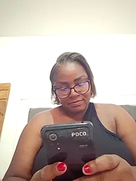 Snapshot of kaorysquirt chatting on 12/17/25, 04:29 kaorysquirt online show from 12/17/25, 04:29