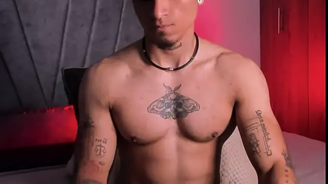 Snapshot of Thomas_Fit1 chatting on 10/04/25, 02:09 Thomas Fit1 online show from 10/04/25, 02:09