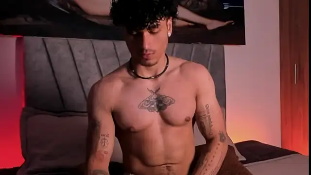 Snapshot of Thomas_Fit1 chatting on 11/07/25, 05:07 Thomas Fit1 online show from 11/07/25, 05:07