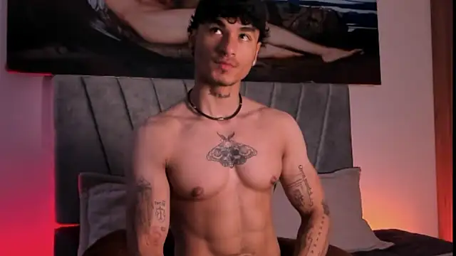 Snapshot of Thomas_Fit1 chatting on 11/07/25, 05:24 Thomas Fit1 online show from 11/07/25, 05:24