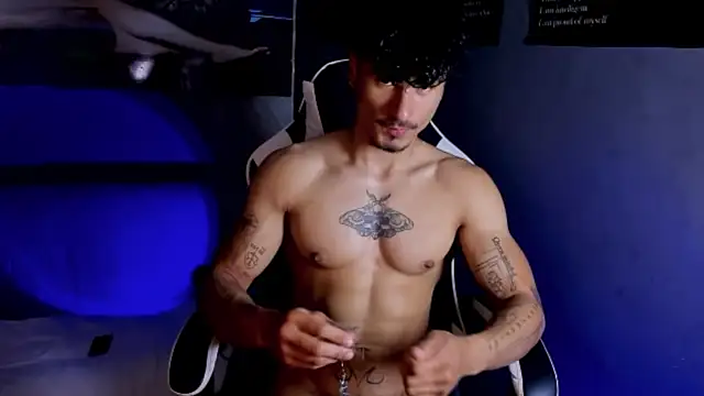 Snapshot of Thomas_Fit1 chatting on 05/11/26, 03:12 Thomas Fit1 online show from 05/11/26, 03:12