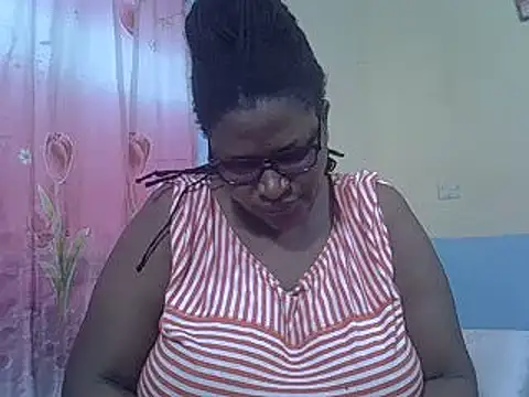 Snapshot of sexy_bigboobss chatting on 03/22/25, 06:33 sexy bigboobss online show from 03/22/25, 06:33