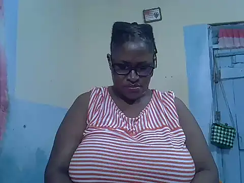 Snapshot of sexy_bigboobss chatting on 10/13/25, 07:03 sexy bigboobss online show from 10/13/25, 07:03
