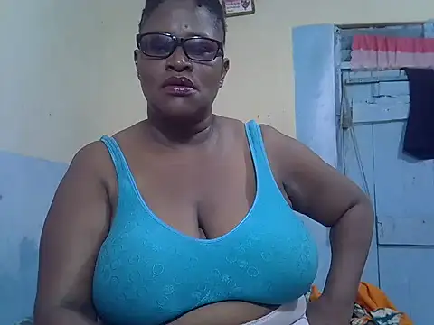 Snapshot of sexy_bigboobss chatting on 10/14/25, 08:04 sexy bigboobss online show from 10/14/25, 08:04