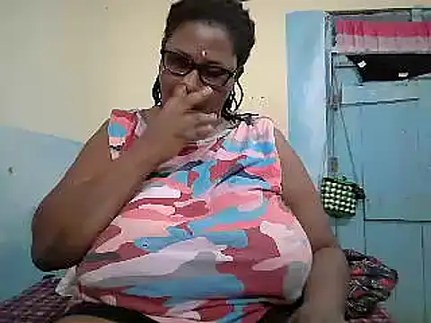 Snapshot of sexy_bigboobss chatting on 11/28/25, 07:22 sexy bigboobss online show from 11/28/25, 07:22