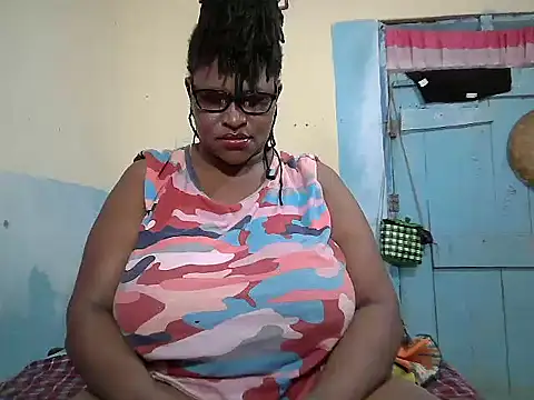 Snapshot of sexy_bigboobss chatting on 12/05/25, 09:40 sexy bigboobss online show from 12/05/25, 09:40