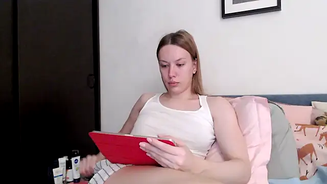 Snapshot of Scarlettford chatting on 11/09/25, 03:21 Scarlettford online show from 11/09/25, 03:21