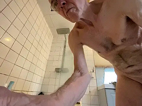 Snapshot of martxxxxx chatting on 11/05/25, 10:59 martxxxxx online show from 11/05/25, 10:59