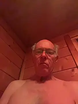 Snapshot of martxxxxx chatting on 12/16/25, 05:51 martxxxxx online show from 12/16/25, 05:51