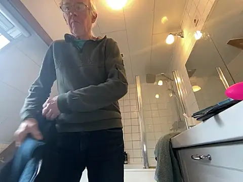 Snapshot of martxxxxx chatting on 02/19/26, 11:17 martxxxxx online show from 02/19/26, 11:17