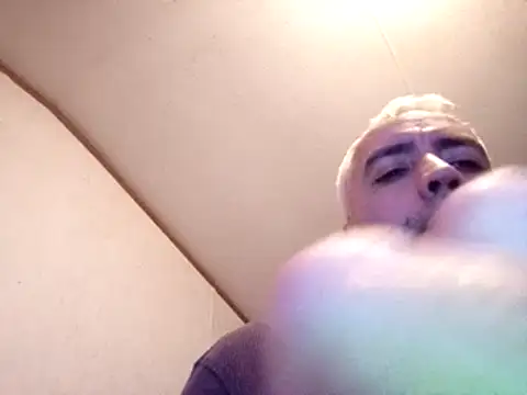 Snapshot of Xoc8_ chatting on 01/27/25, 07:03 Xoc8  online show from 01/27/25, 07:03