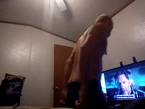 Snapshot of Xoc8_ chatting on 02/25/25, 10:18 Xoc8  online show from 02/25/25, 10:18