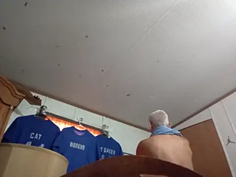 Snapshot of Xoc8_ chatting on 10/18/25, 07:36 Xoc8  online show from 10/18/25, 07:36