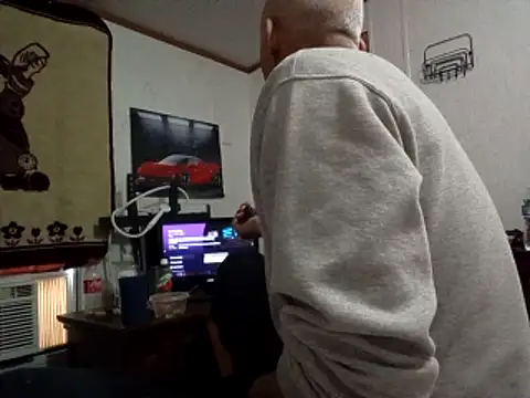 Xoc8  online show from 11/26/25, 07:37