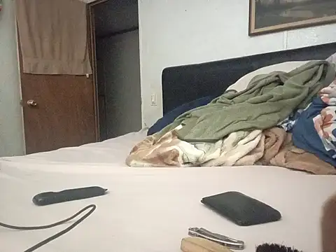 Xoc8  online show from 12/05/25, 03:59