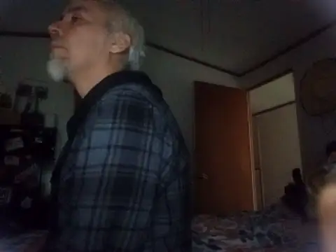 Xoc8  online show from 02/10/26, 06:45