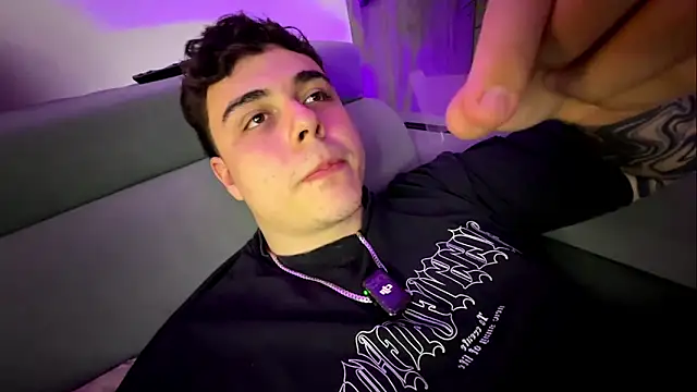 Snapshot of odin_blake chatting on 11/05/25, 02:44 odin blake online show from 11/05/25, 02:44