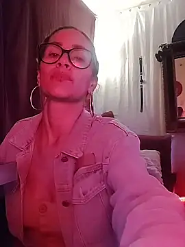 Snapshot of SelenaHouston chatting on 02/25/26, 04:00 SelenaHouston online show from 02/25/26, 04:00