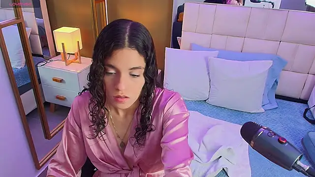 anahi maite online show from 02/06/25, 07:51