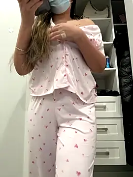 Snapshot of jAsMinE678 chatting on 12/18/25, 06:41 jAsMinE678 online show from 12/18/25, 06:41