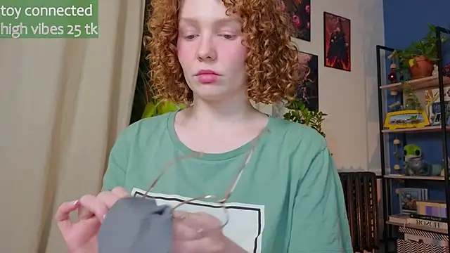 Snapshot of _lightmyfire chatting on 02/19/25, 07:27  lightmyfire online show from 02/19/25, 07:27