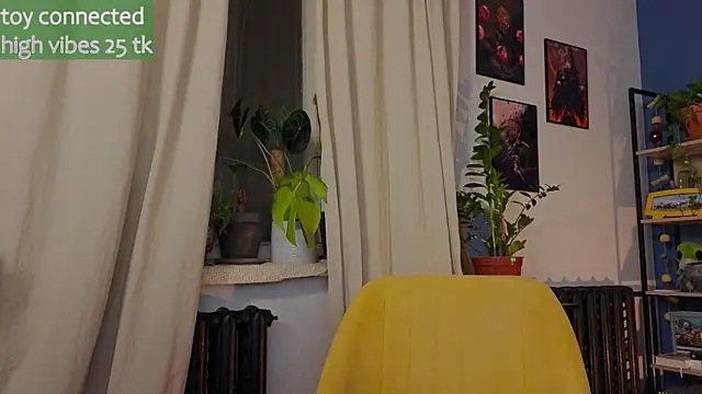 Snapshot of _lightmyfire chatting on 03/05/25, 10:43  lightmyfire online show from 03/05/25, 10:43