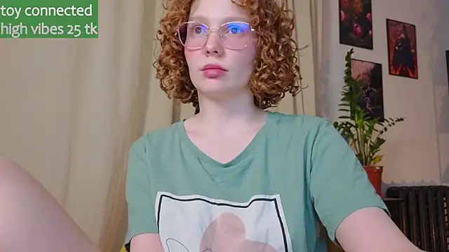 Snapshot of _lightmyfire chatting on 03/17/25, 08:19  lightmyfire online show from 03/17/25, 08:19