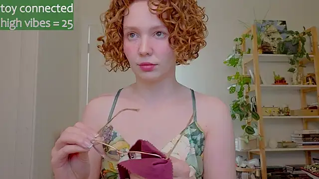 Snapshot of _lightmyfire chatting on 09/13/25, 04:45  lightmyfire online show from 09/13/25, 04:45