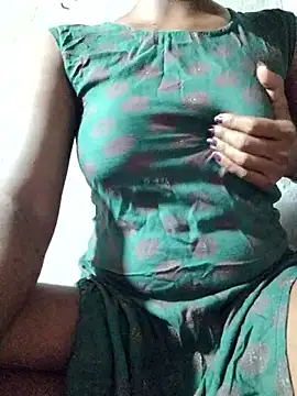 Snapshot of rituporna2004 chatting on 10/27/25, 01:59 rituporna2004 online show from 10/27/25, 01:59