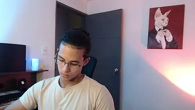 Snapshot of alejo_x3 chatting on 02/19/25, 01:29 alejo x3 online show from 02/19/25, 01:29