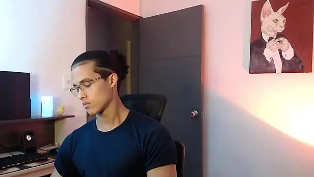 Snapshot of alejo_x3 chatting on 02/28/25, 12:43 alejo x3 online show from 02/28/25, 12:43