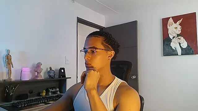 Snapshot of alejo_x3 chatting on 09/25/25, 04:21 alejo x3 online show from 09/25/25, 04:21