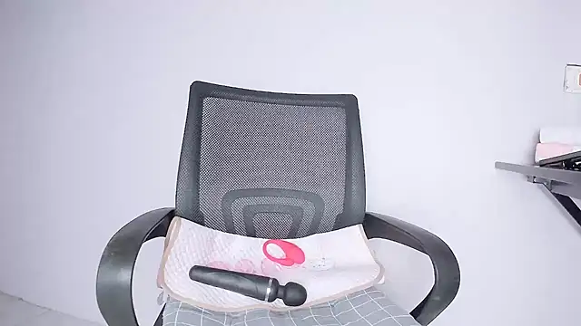 Snapshot of Baenee chatting on 01/11/25, 01:32 Baenee online show from 01/11/25, 01:32