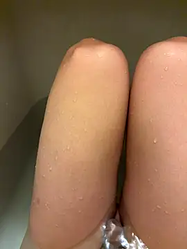 Snapshot of matu050556 chatting on 11/17/25, 11:38 matu050556 online show from 11/17/25, 11:38